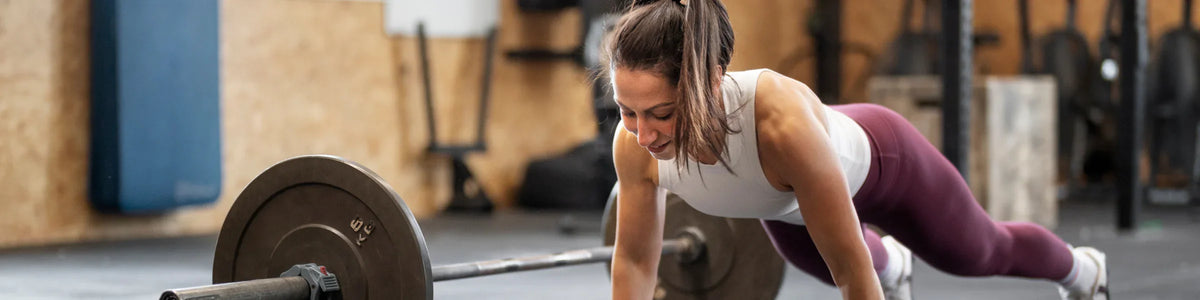 Athletin beim Training im Gym